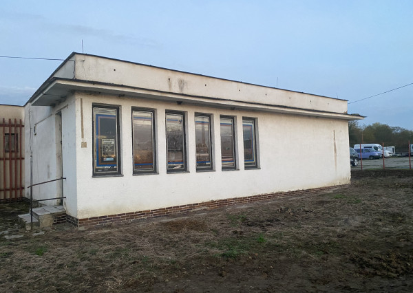 RODINNÝ DOM A PREDAJŇA