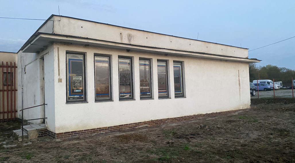 RODINNÝ DOM A PREDAJŇA