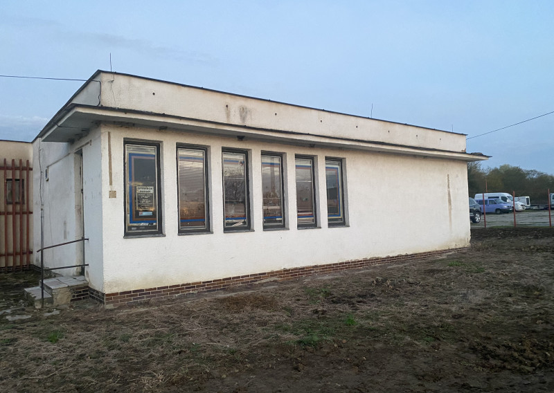 RODINNÝ DOM A PREDAJŇA